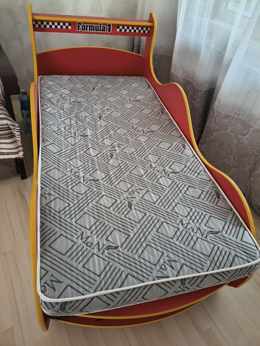 Продається ліжко дитяче з матрацом