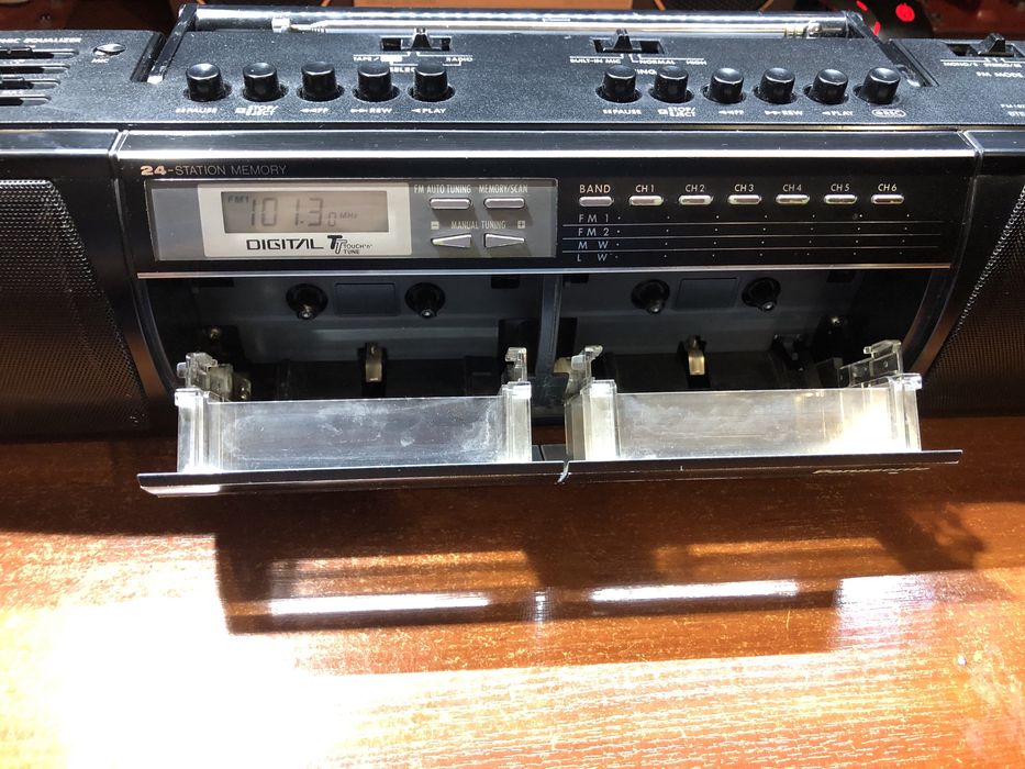 Продам магнитолу PANASONIC RX-FT590 год выпуска 1988-1992