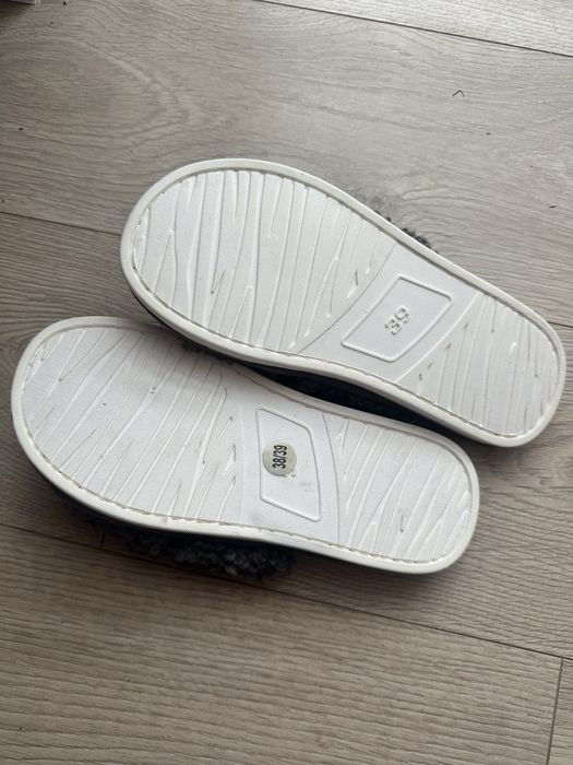 Nowe szare kapcie rozm 38/39 Cleve