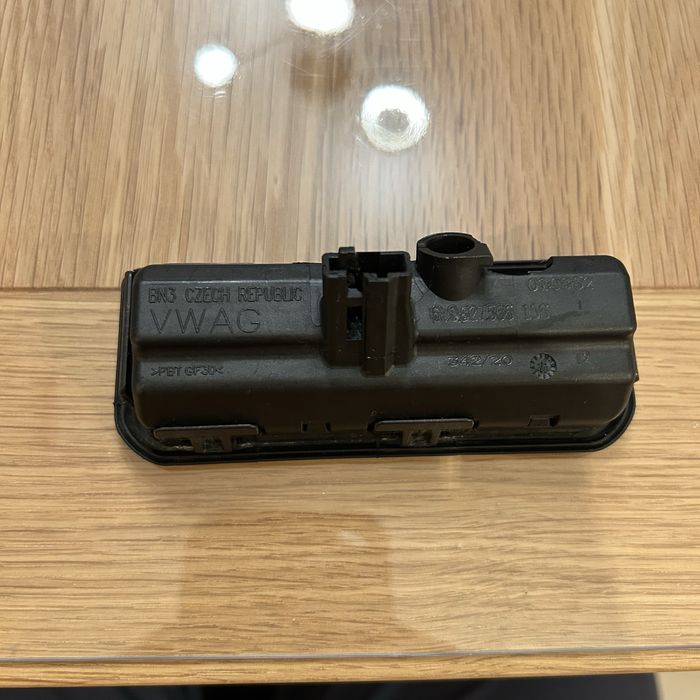 Кнопка кришки багажника VAG 6V0827566. Оригінал