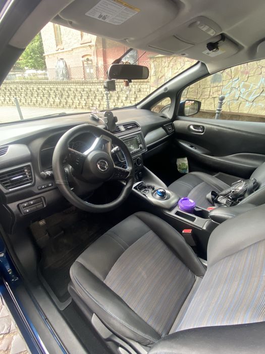 Продам Nissan Leaf 2018