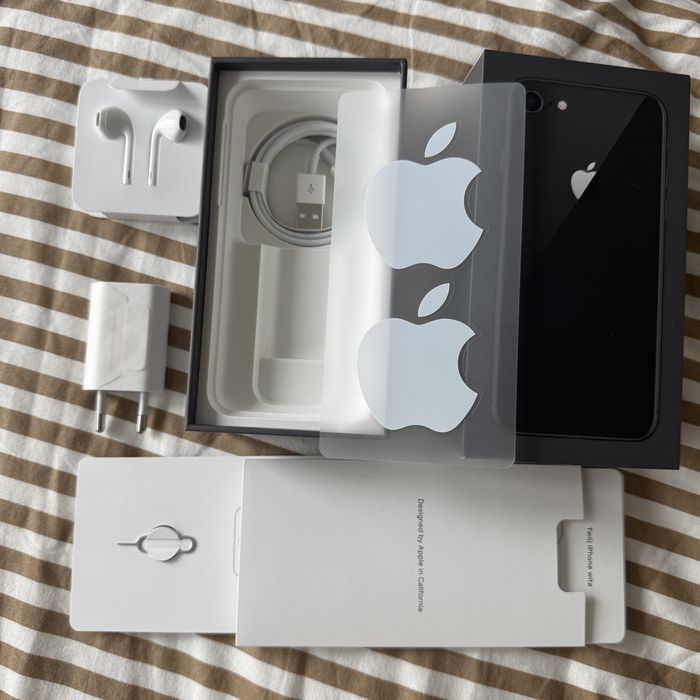 Iphone 8 64GB igła słuchawki, kabel, ładowarka