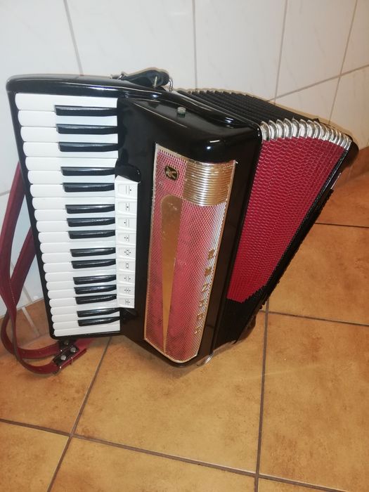 Akordeon hohner lucia IVP 96 B Piaski • OLX.pl