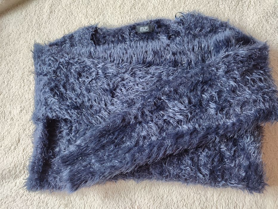 Sweter damski s/m  F&F granatowy  z błyszczącą nitka