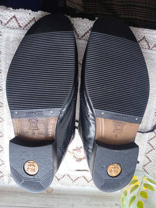 продам чоловічі шкіряні туфлі бренду Clarks