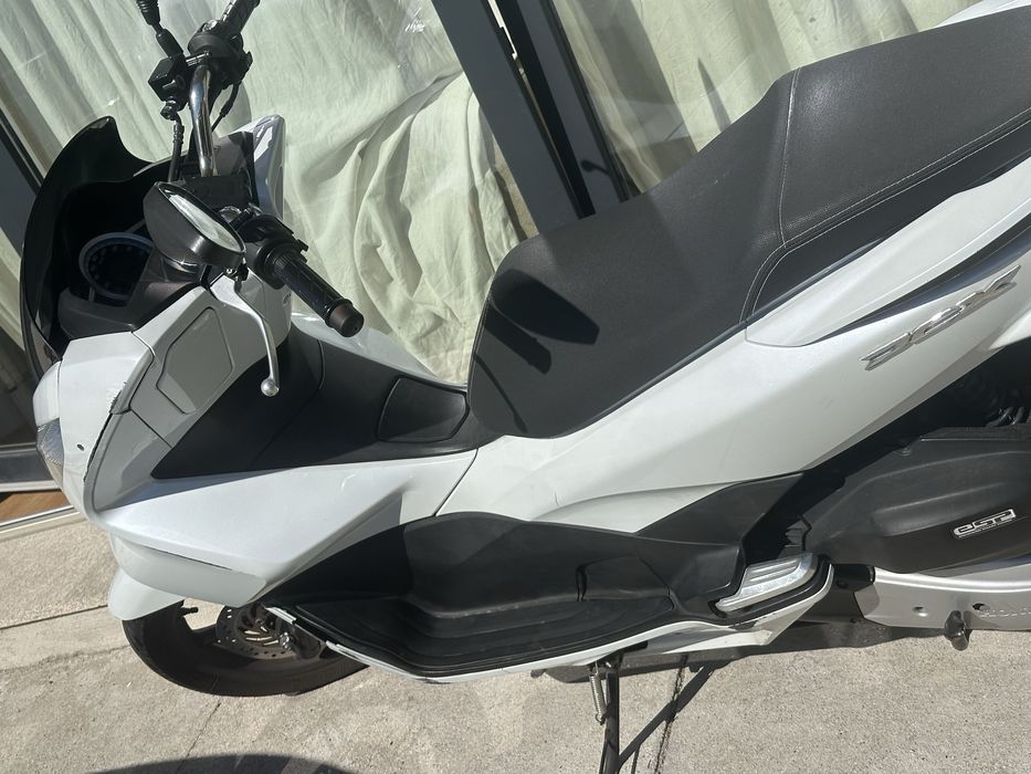Honda PCX 125 — 2017 — APENAS 15.900 KM!