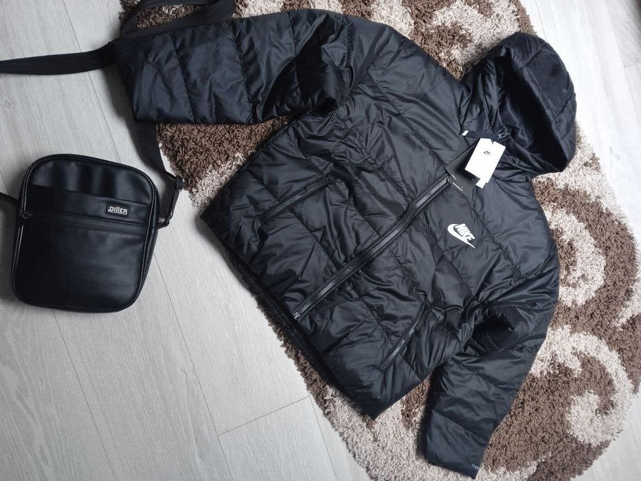 Куртка жіноча Nike Swoosh Padded Jacket женская оригінал найк зимова М
