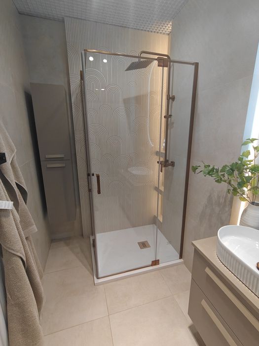 Remont Łazienki, kuchni. Hydraulik  wymiana kabiny , wanny wolne term