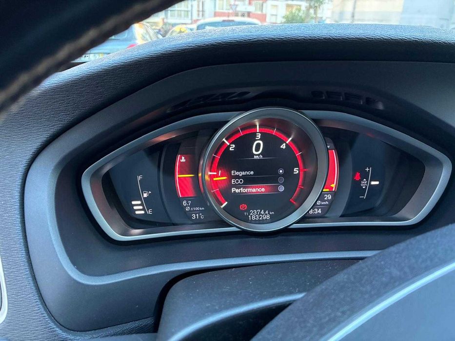 Volvo V40 2.0 D R design irrepreencivel