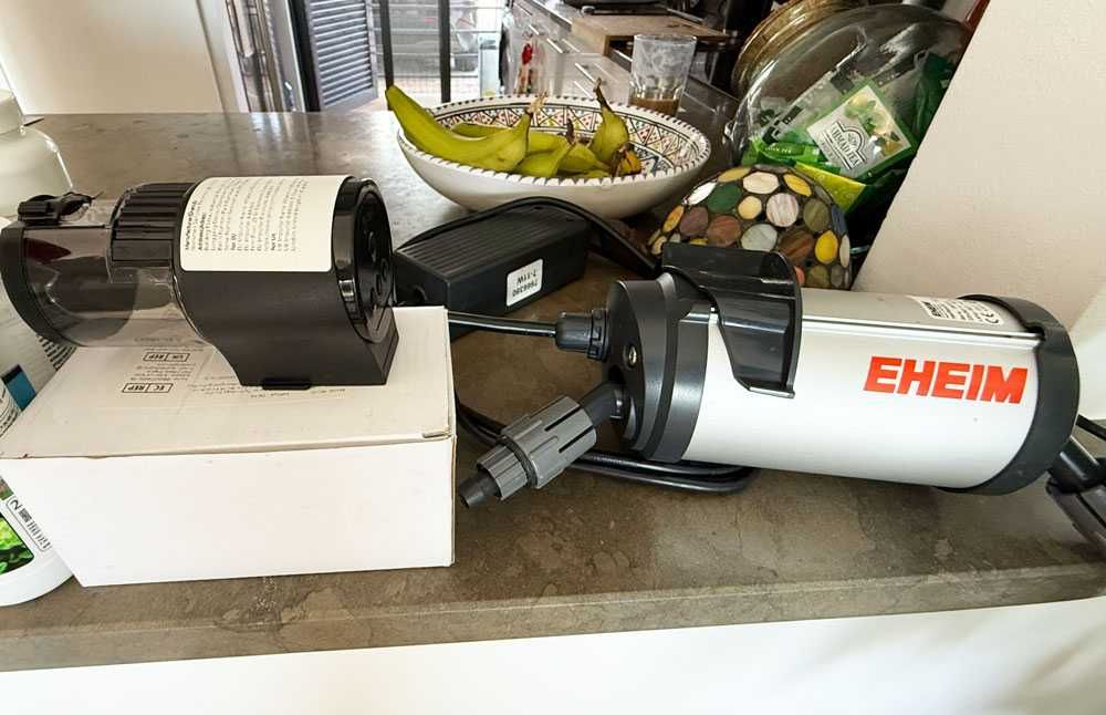 NOVO PREÇO - 400€ - Equipamento para dois aquários e muitos produtos extra