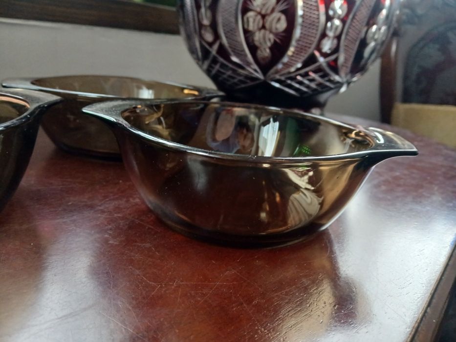 SzkŁo dymne trzy miseczki salaterki