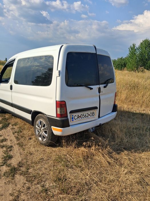 П е ж о  партнер