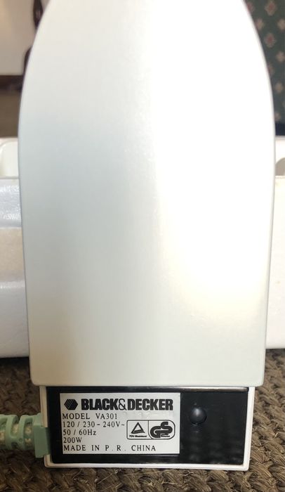 Ferro de engomar de viagem - Black & Decker -modelo VA 301