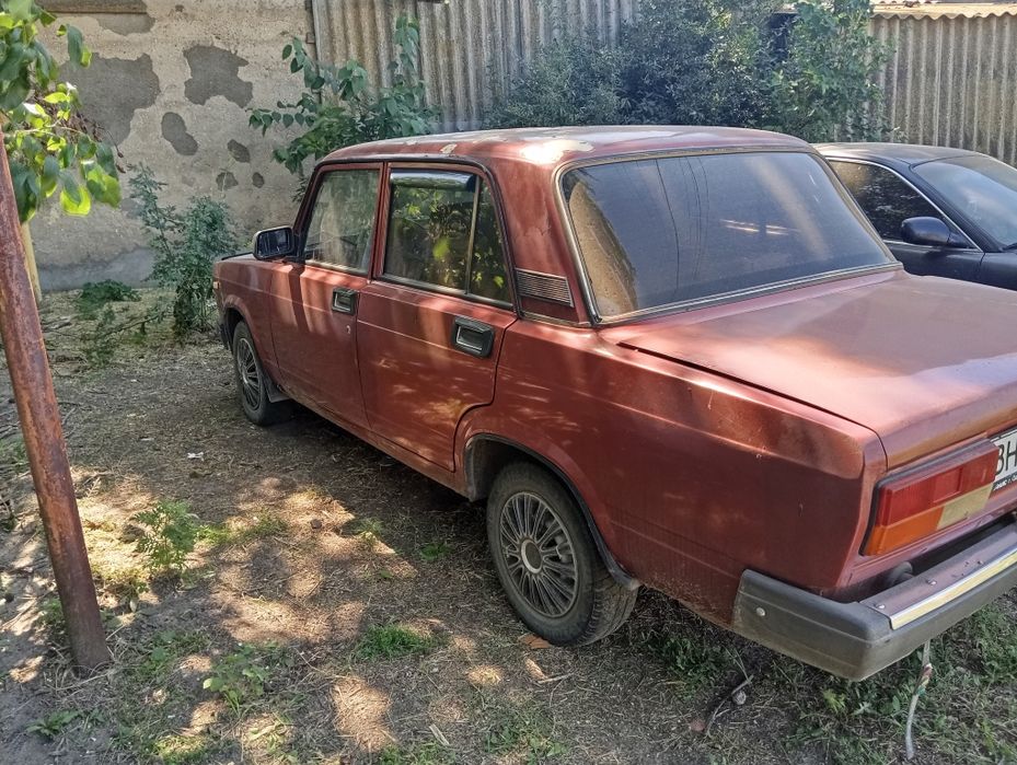 Автомобиль ваз 2107