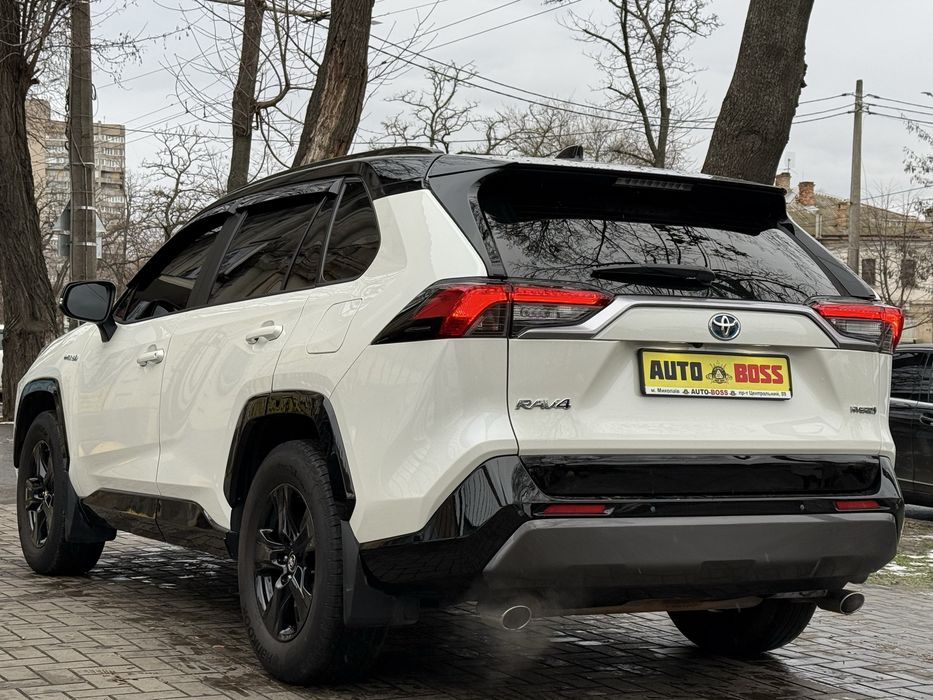 Toyota Rav4 2018 год, 2.5 гибрид!!!