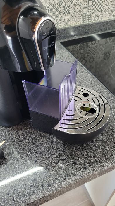 Máquina de Café Delta Q Mini Qool – Com Manual e Como Nova