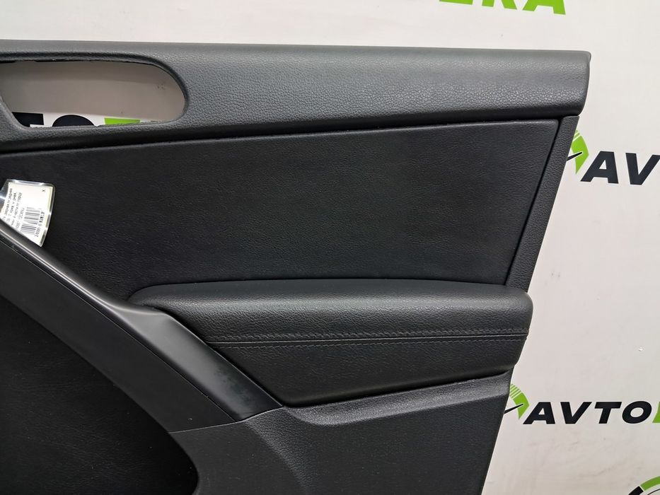 Обшивка двери карта дверная передняя правая VOLKSWAGEN  TIGUAN 09-17