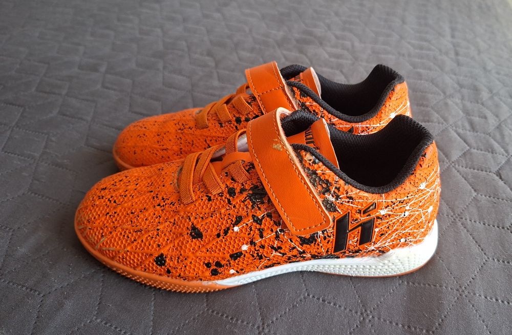 4. Halówki, buty halowe marki Huari model vatoro jr ic, rozm. 33
