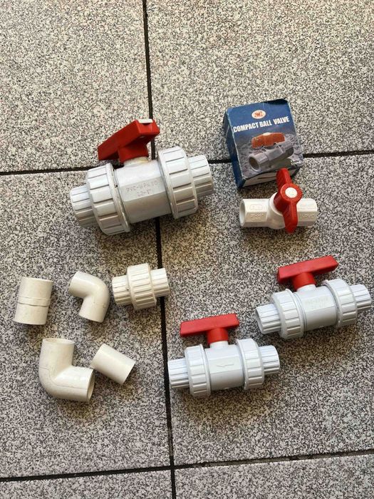 шаровые краны из ПВХ и фитинги,уголки для труб,