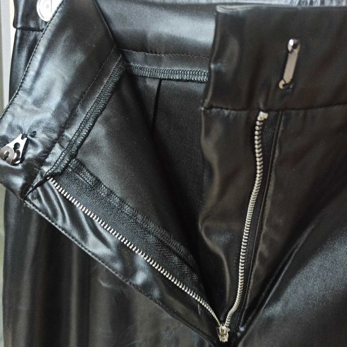 Czarne spodnie skóra Ecco