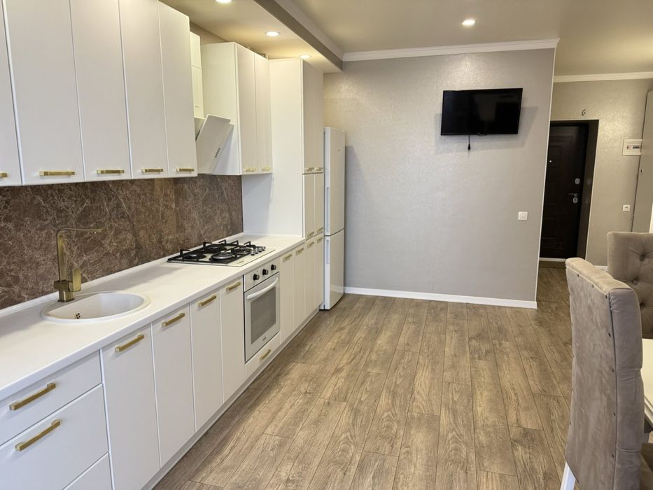 Продам велику 1кімнатну квартиру біля Центрального Парку