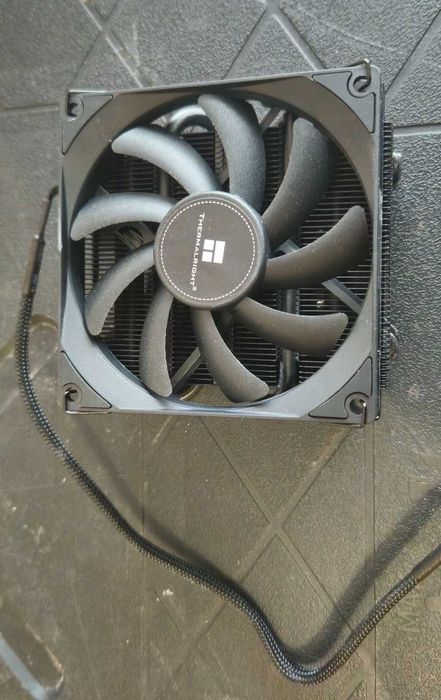 Obudowa mini ITX z zasilaczem i chlodzeniem