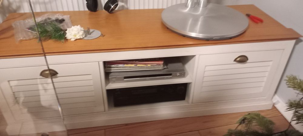 Szafka pod telewizor