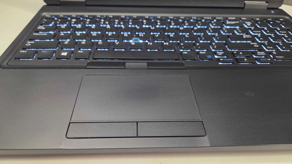 Dell Latitude 5591 i5 8300H DOTYK ram 16GB dysk 256SSD Laptop HDMI IPS