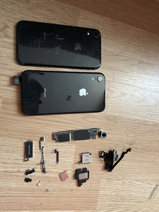 Запчастини iPhone XR / Лотом або вроздріб / Плата, камери, корпуси.