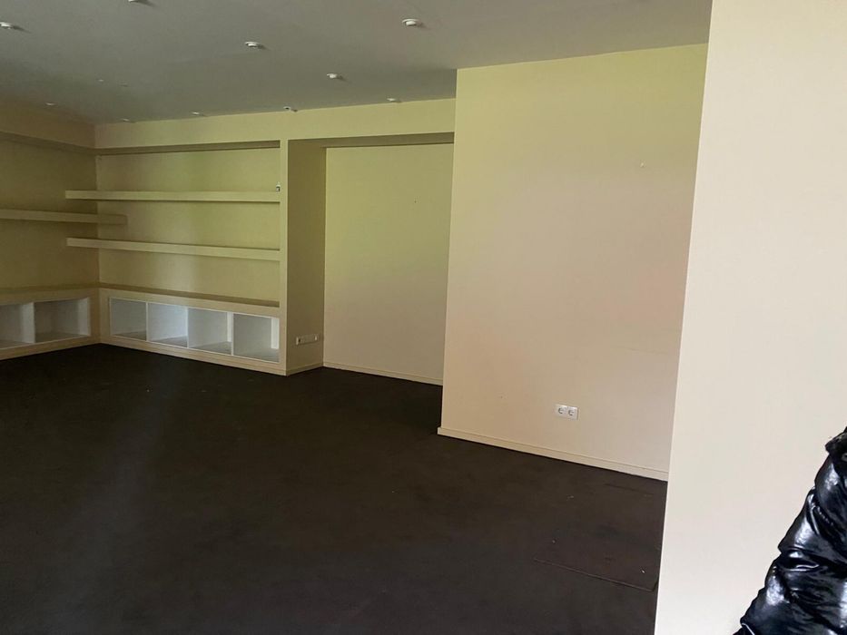 Aluga-se loja centro de valença