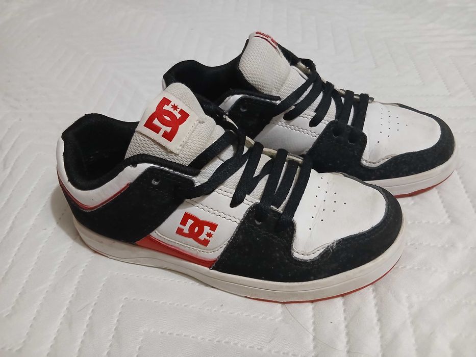Ténis criança marca DC em bom estado