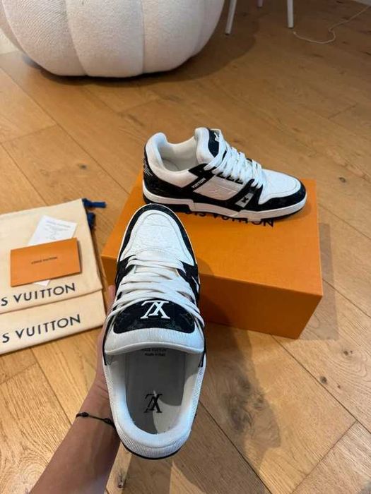 Louis Vuitton LV Trainer White Black R.44