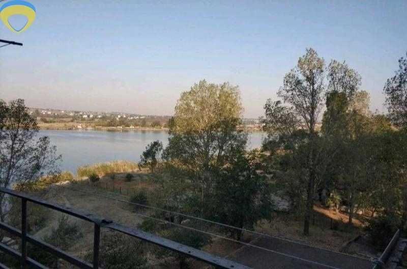 Продам простору 2-кімнатну квартиру з ВИДОМ на лиман ! Олександрівка