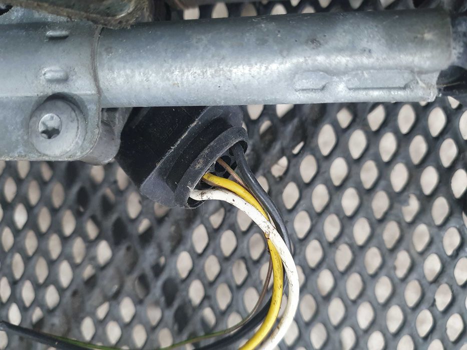 Mechanizm silniczek wycieraczek przod Opel Corsa d Europa sprawny