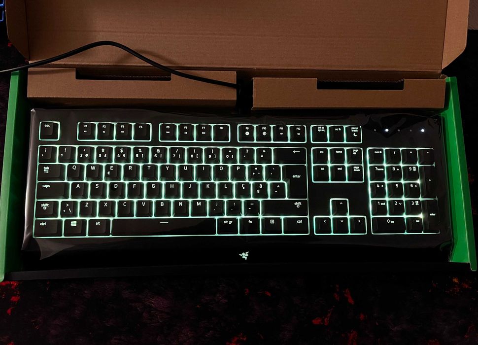 Teclado Gaming Razer Cynosa Chroma - Como Novo