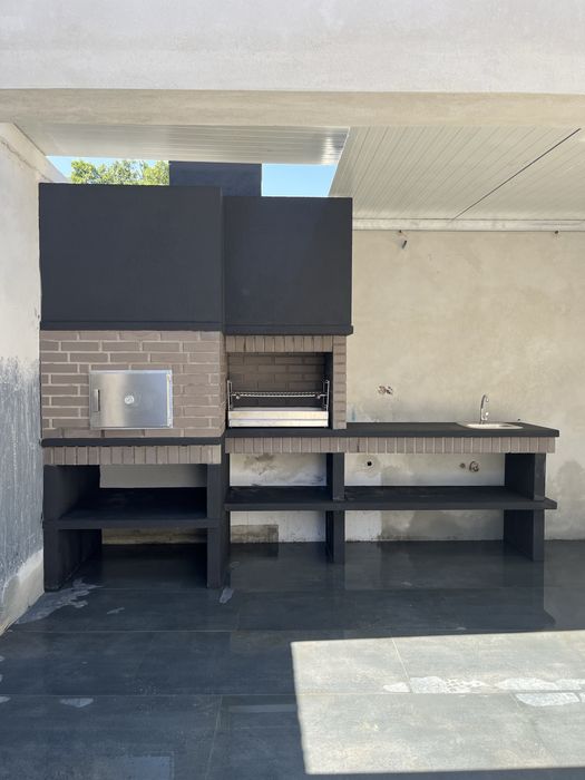 Churrasqueira c/ Forno Linhas Modernas