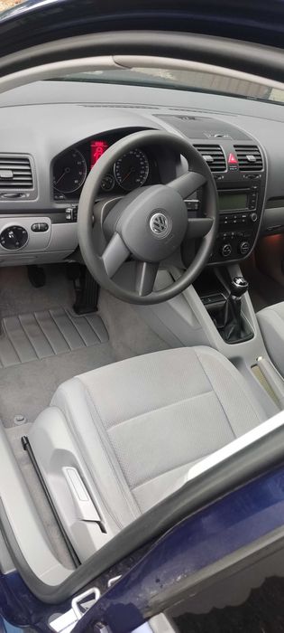Volkswagen Golf V 5 1.6 benzyna 5 drzwi sprowadzony