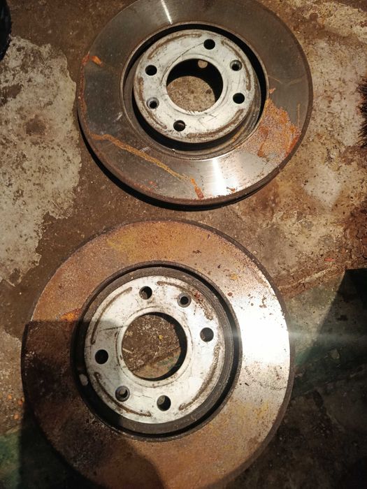 Продам тормозні диски на ПЕЖО 308