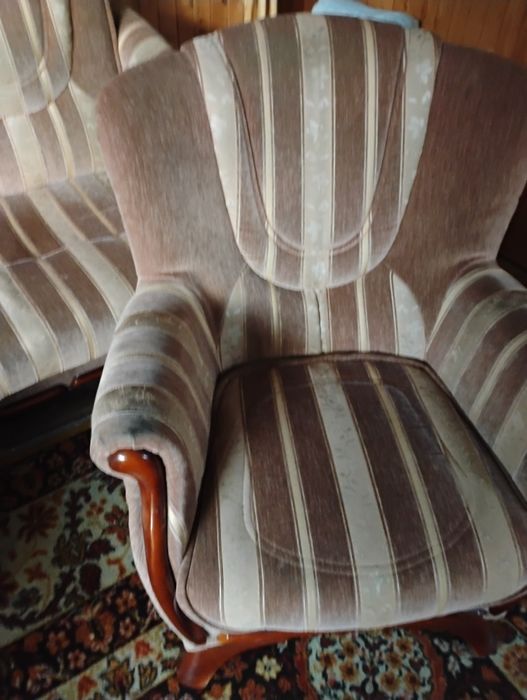 Oddam kanapę trzy osobową