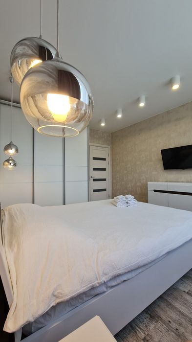 Подобово квартира студія Варшавський Виноградар Посуточно Варшавский