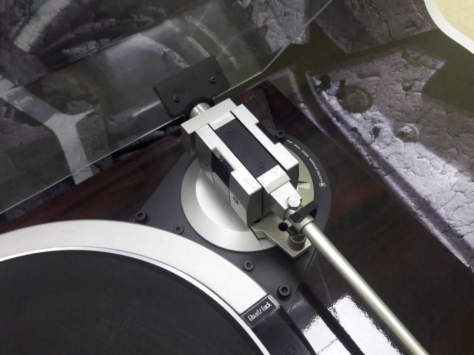 Виниловый проигрыватель Victor QL-Y77F