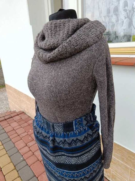 Brązowy milutki golfik Lisa Tossa r. S