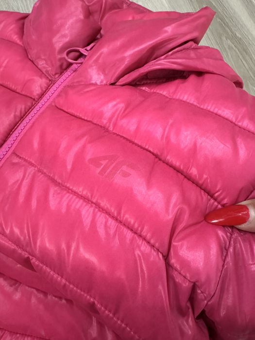 Dziewczęca kurtka 4F r. 158