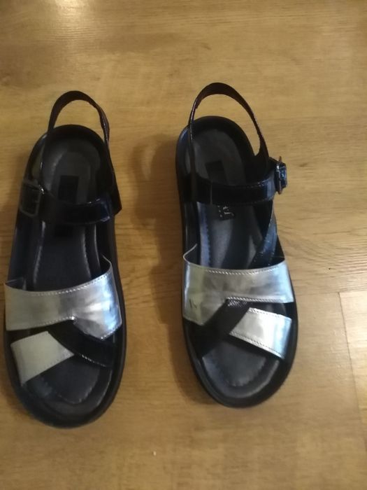 Босоножки женские