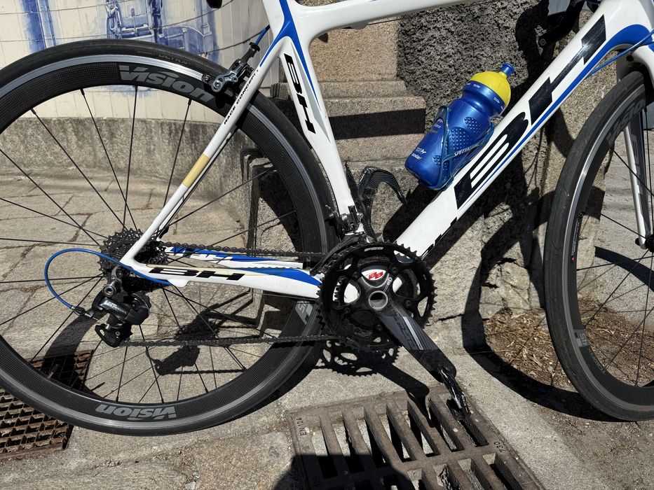 Vendo bicicleta toda em carbono