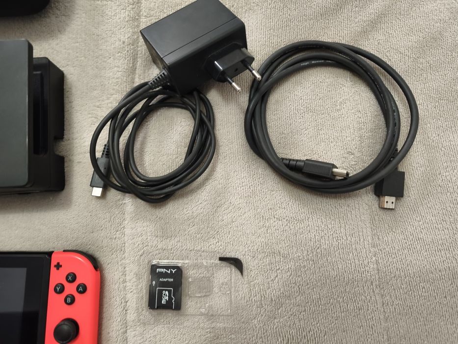 Vendo nintendo switch com 4 comandos