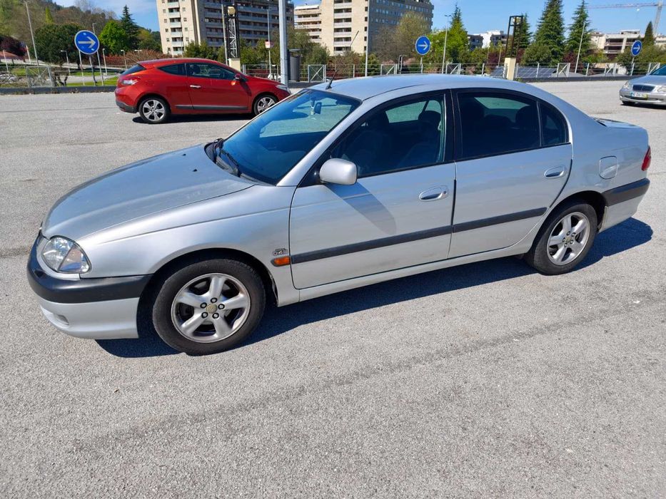Toyota Avensis 2001