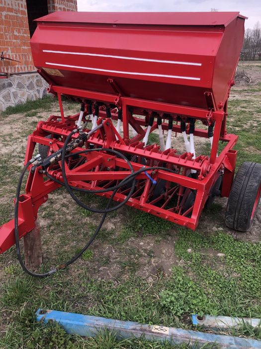 Продам сівалку сошникову із міндобривами 1.8 м