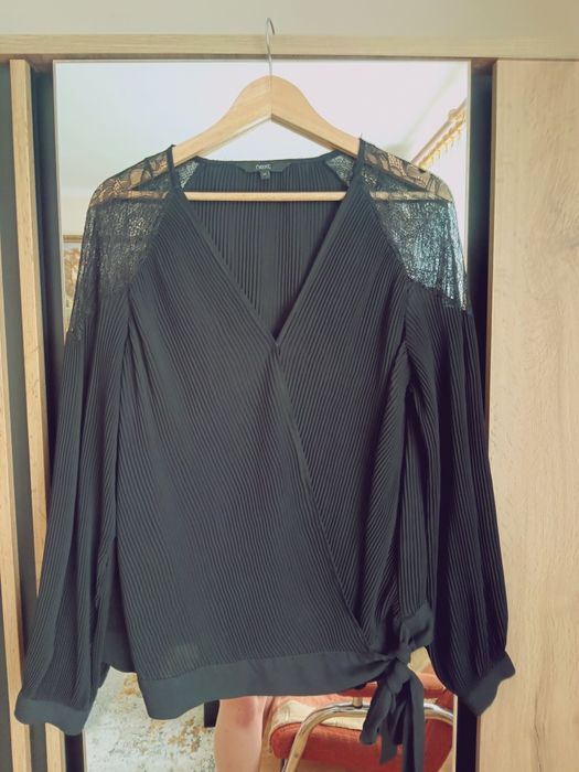Czarna plisowana elegancka bluzka plus size 42 XL do pracy casual
