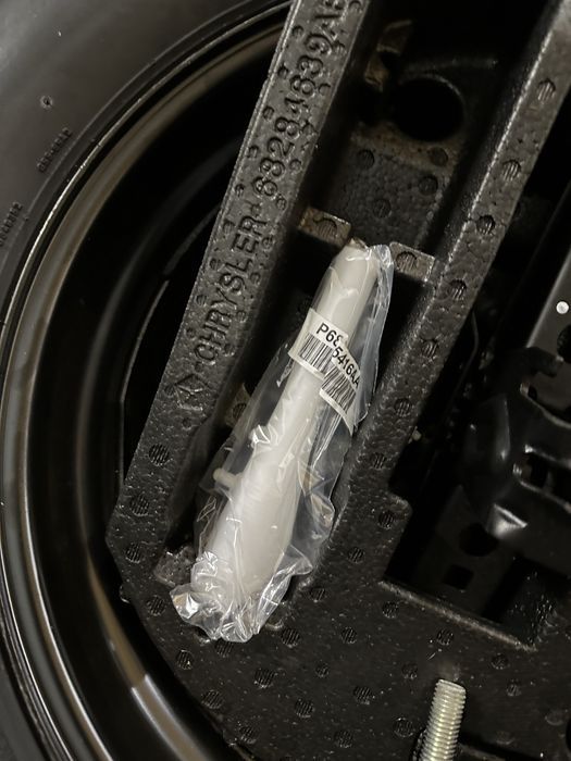 Домкрат ,докатка jeep grand cherokee,dodge durango